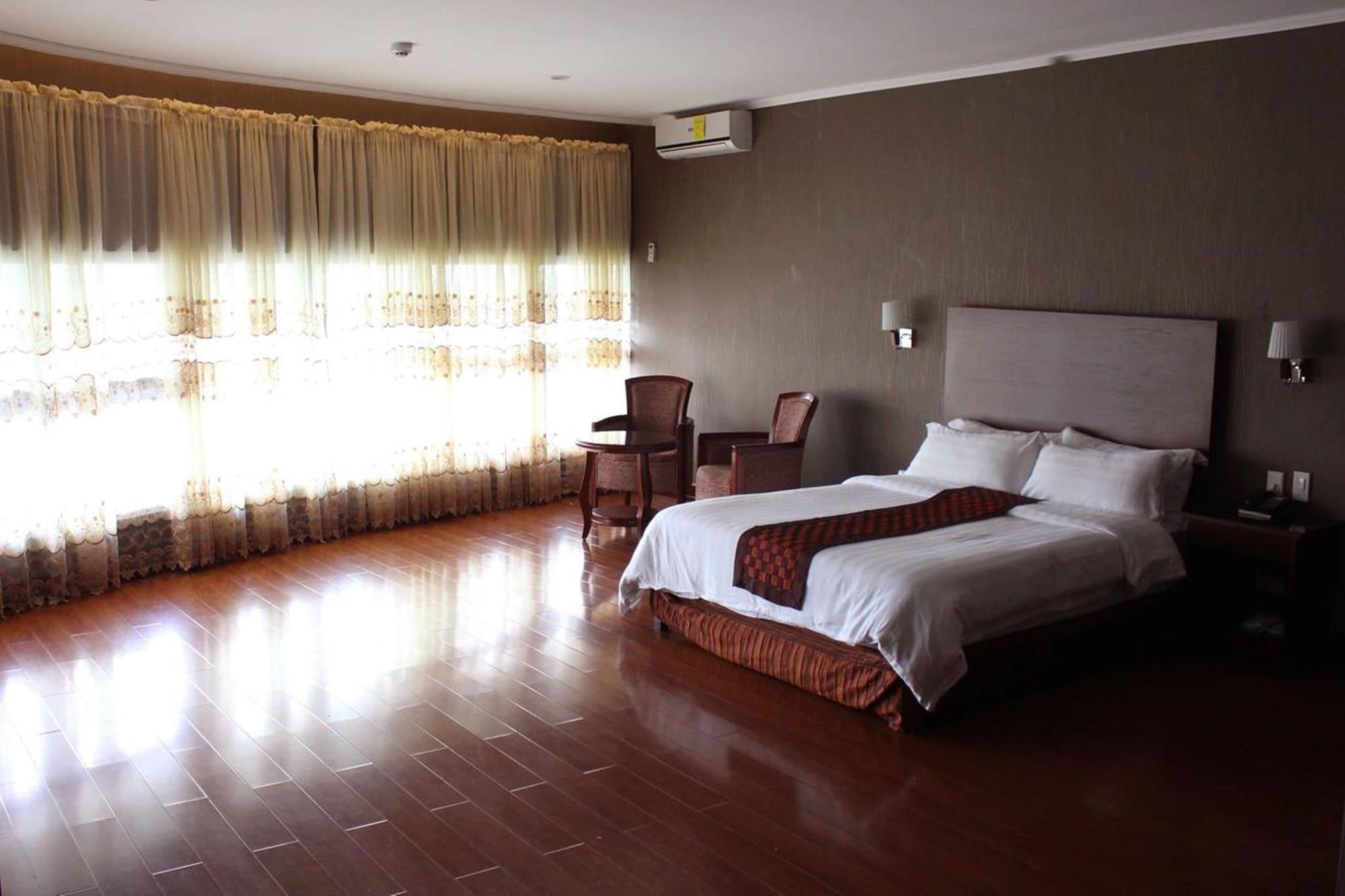 Baguio Crown Legacy Hotel Baguio City Esterno foto
